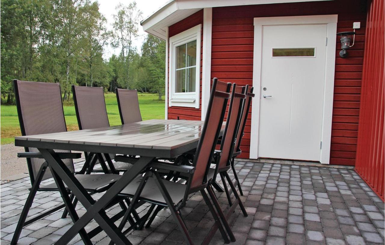 2 Bedroom Cozy Apartment In Habo Mullsjo Exterior photo